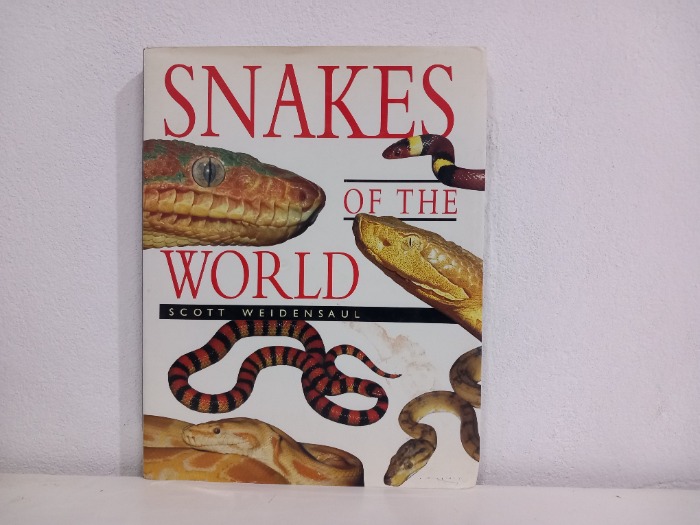 SNAKES OF THE WORLD 