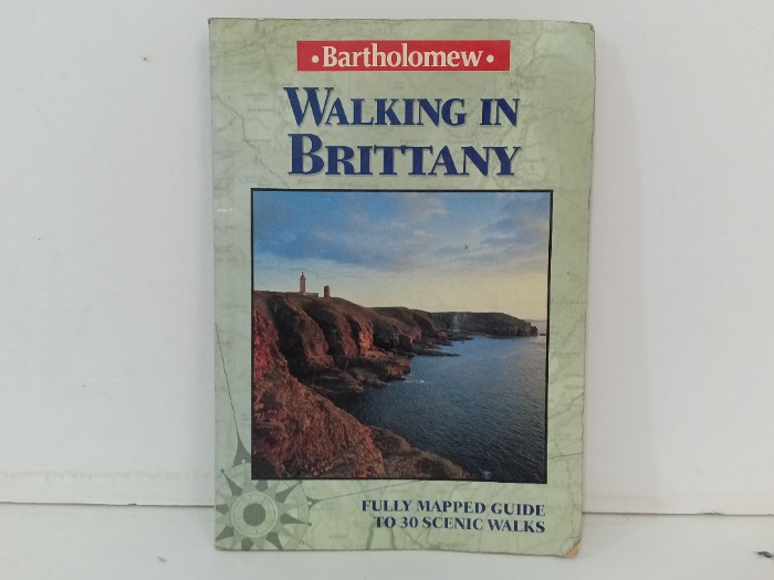 WALKING IN BRITTANY