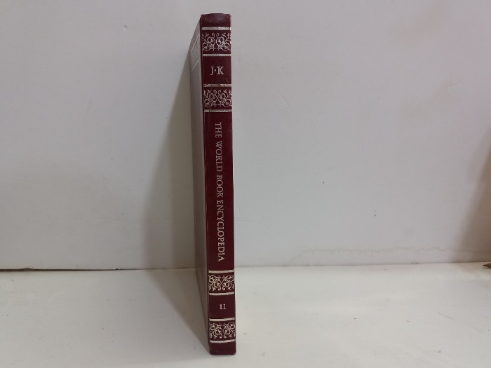 THE WORLD BOOK ENCYCLOPEDIA 11