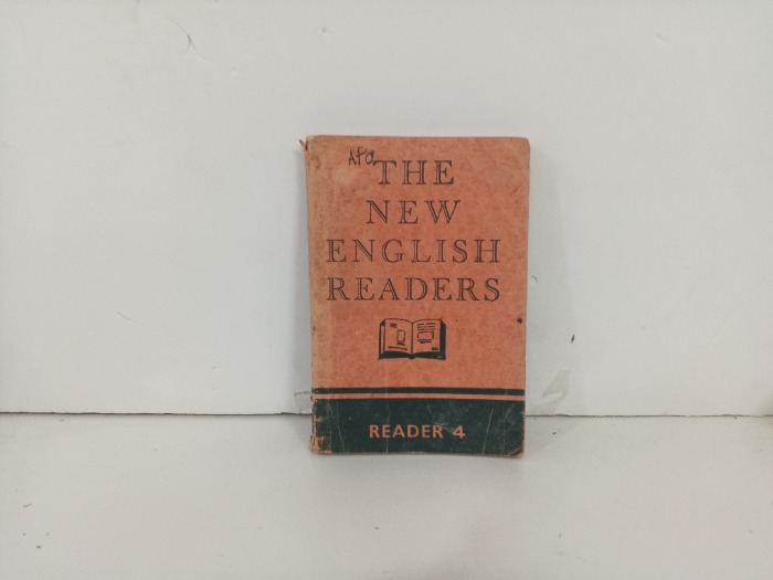 THE NEW ENGLISH READERS 4